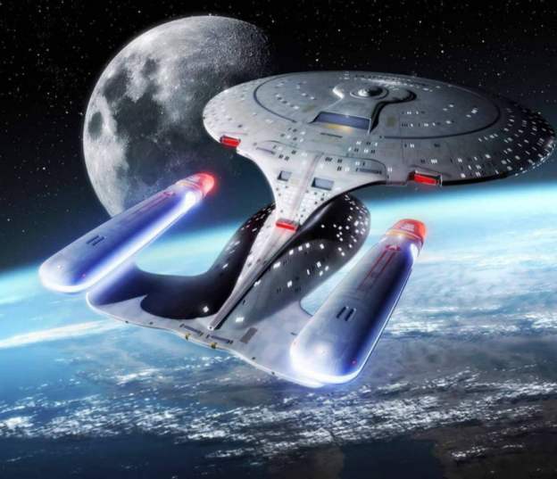 Enterprise-D (Star Trek / Paramount).